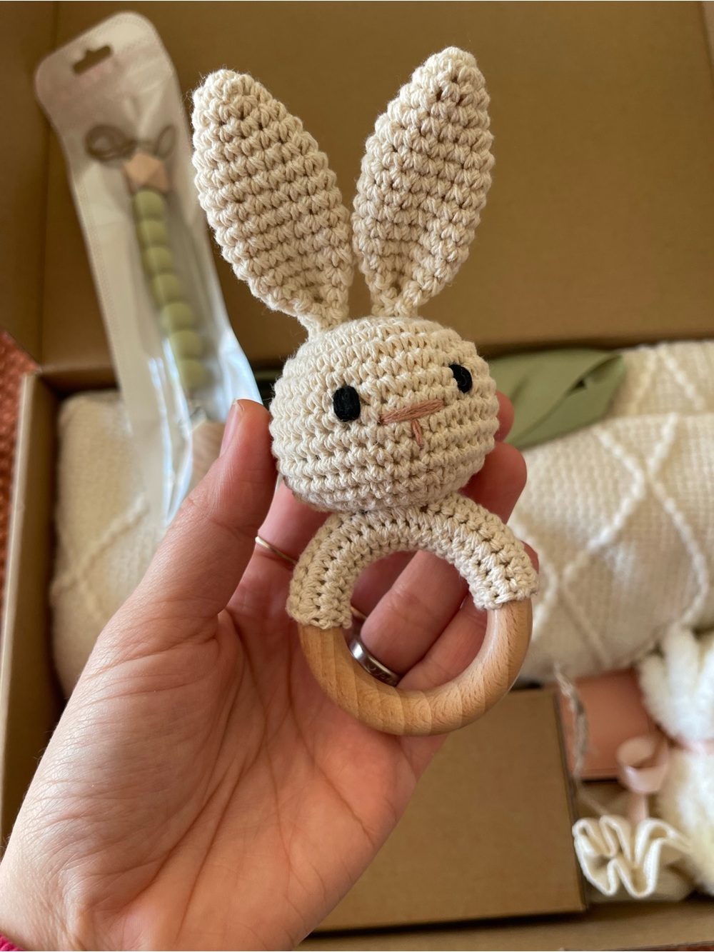 Cream Knit Baby Blanket Gift Set with Olive Bow - Picture 5 of 7